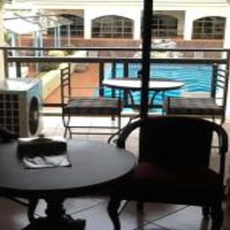 M Plaza Hotel Accra Exterior photo