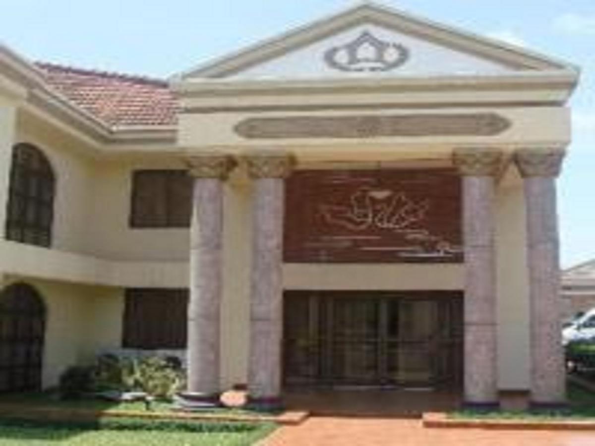 M Plaza Hotel Accra Exterior photo
