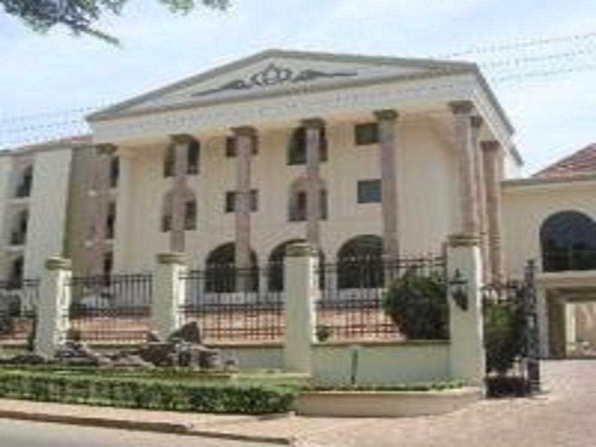 M Plaza Hotel Accra Exterior photo