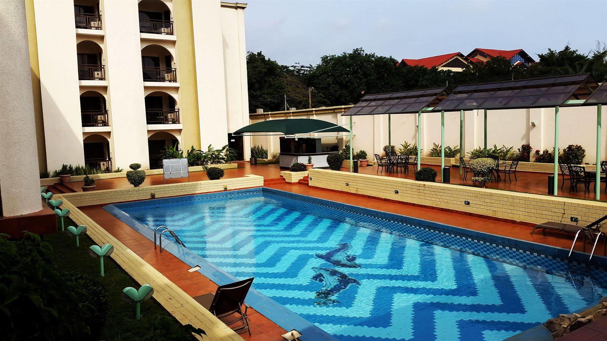 M Plaza Hotel Accra Exterior photo